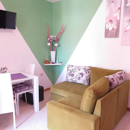 Elda Apartment *