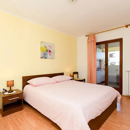 Apartment Elda *