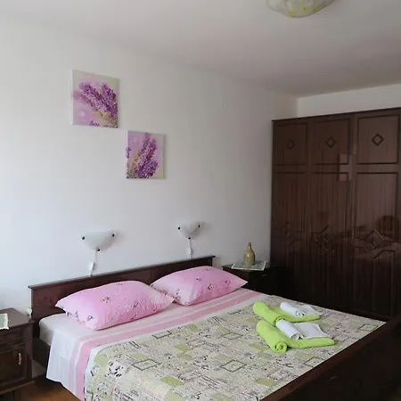 Apartment Elda *