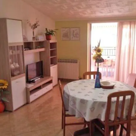 Elda Apartment *