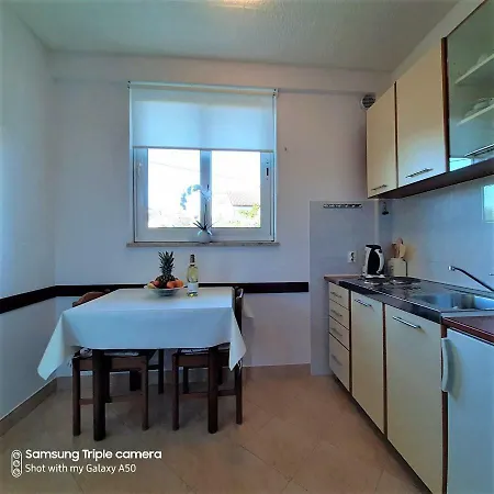 Elda Apartment *
